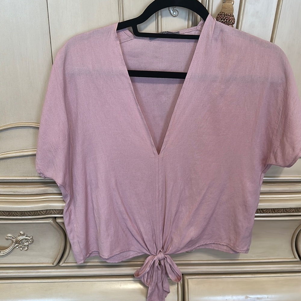 Cropped front tie shirt